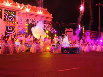 Festival Biển Nha Trang 2013 rộn r&agrave;ng ng&agrave;y khai mạc
